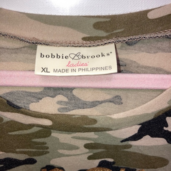 Bobbie Brooks Ladies XL camo ss tee with gold LOVE on front EUC 11091 - Picture 4 of 4